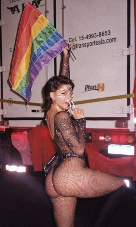 Belenegri star nude photo