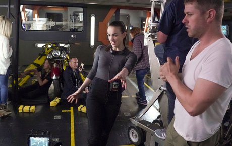 Elizabeth Henstridge model pornographic pic