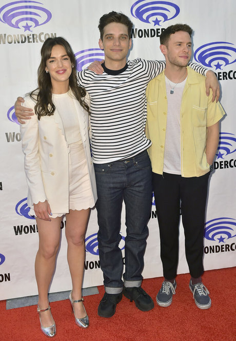 Elizabeth Henstridge pornstar adult img