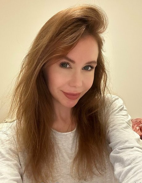 mianaughtygirl Photo Gallery