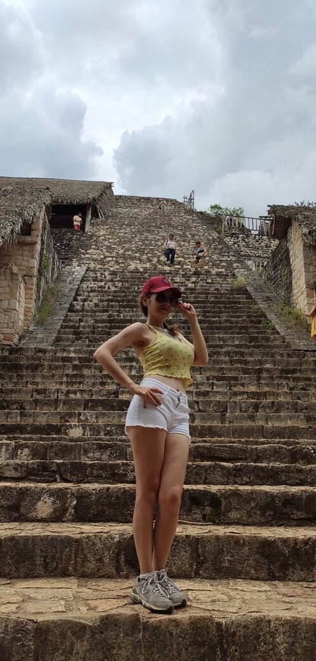 Nina Infinity model adult images