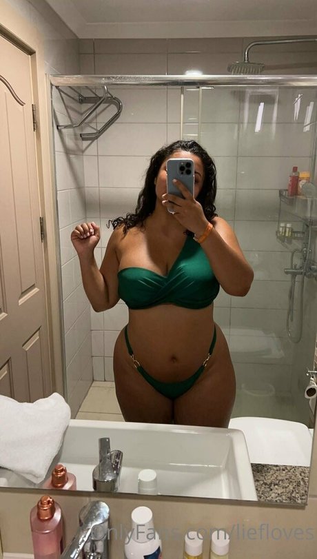 Liefloves sex model photo