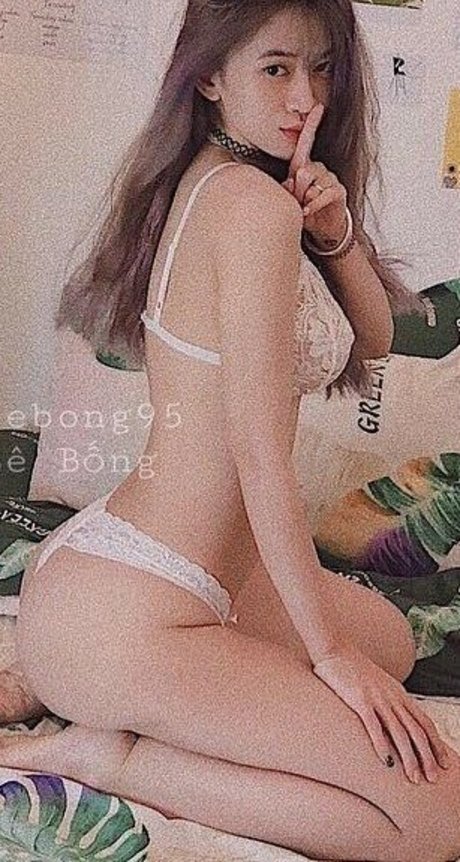 LeBong95 porn model photo