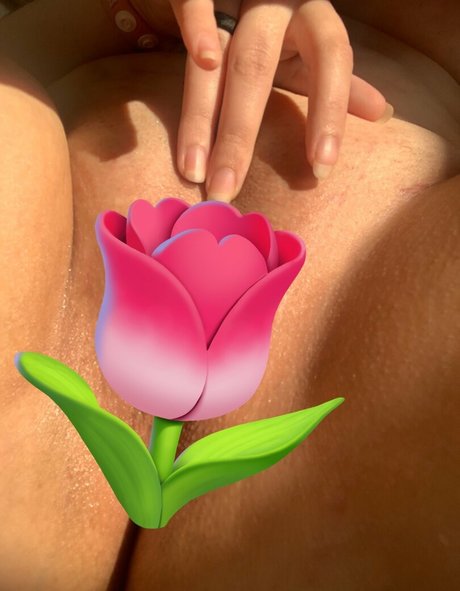 Shroompink nudes model img