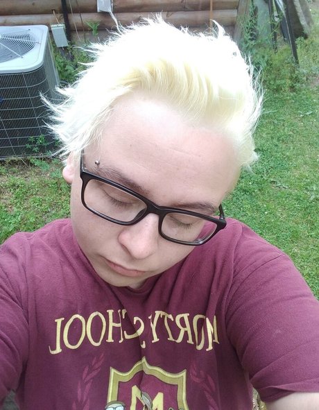 flat chested onlyfans nice picture