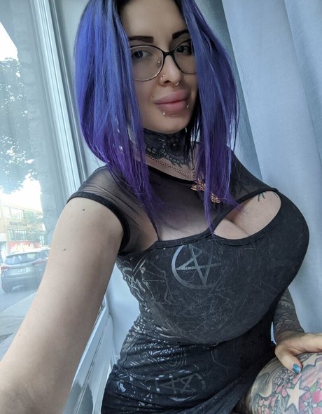 Ariane Saint Amour s model naked archive