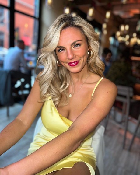 Annie Agar star pics