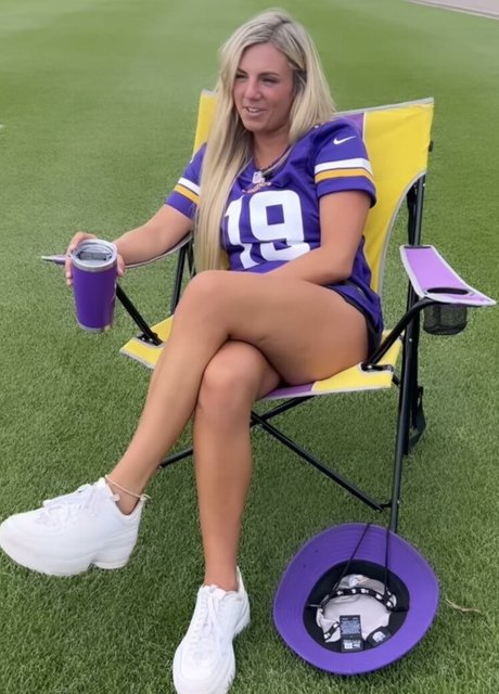 famous femboy onlyfans pretty picture