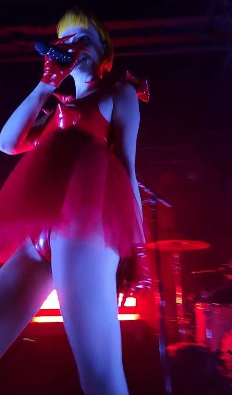 Tessa Violet pornographic actress picture