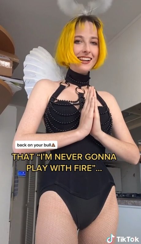 Tessa Violet erotic pornstar archive