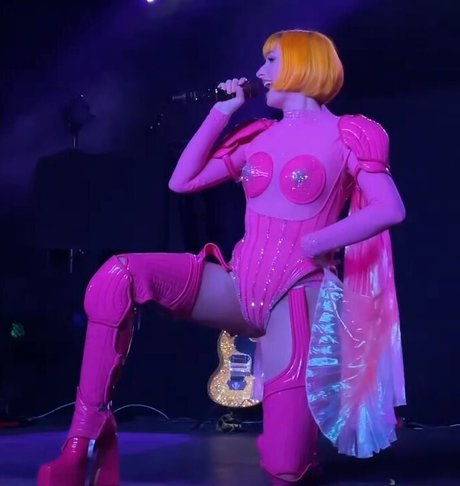 Tessa Violet best star photo