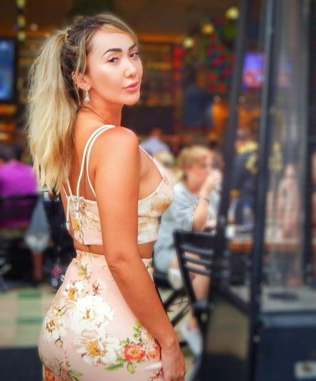 Vanessa Nozaki star archive