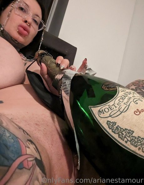 blonde babe onlyfans hot nude pictures