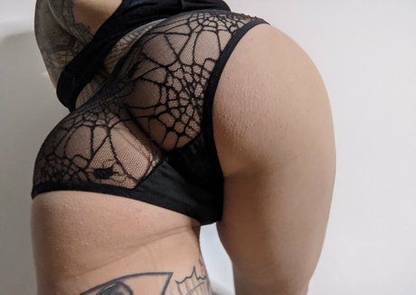 arianestamour model nude pictures