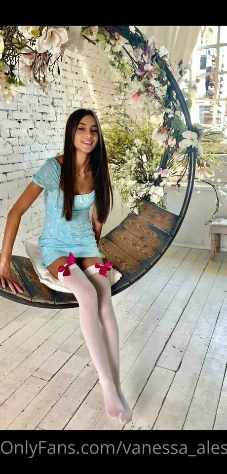 Vanessa Alessia hot actress images