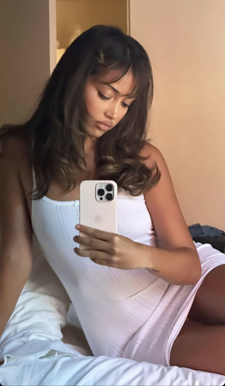 hairy legs onlyfans pornographic image