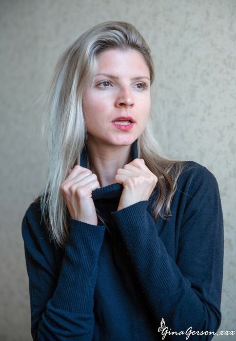 Gina Gerson beautiful actress photo