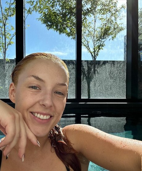 Tannar Eacott pornstar naked photo