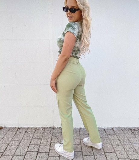 Tannar Eacott pornstar naked pic