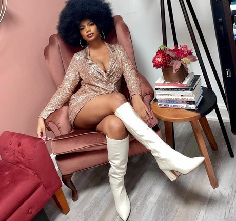 Taylor Rooks sex star picture