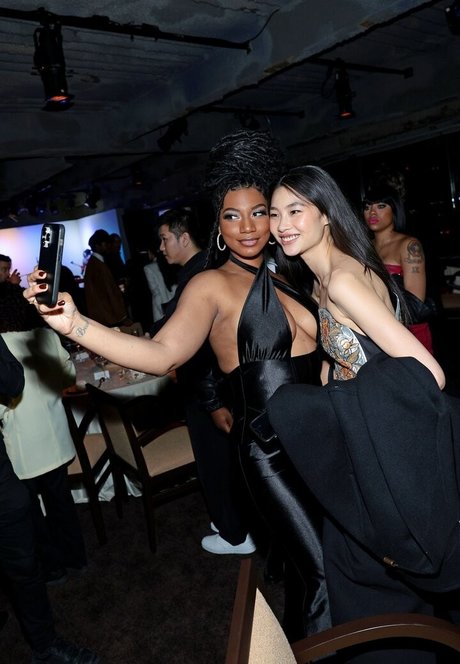 Taylor Rooks xxx model picture