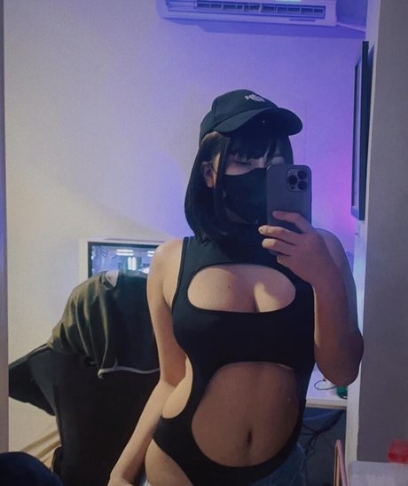 Ai Natsumi star adult picture