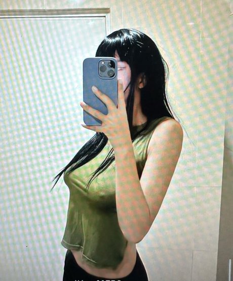 Arihienna model adult galleries