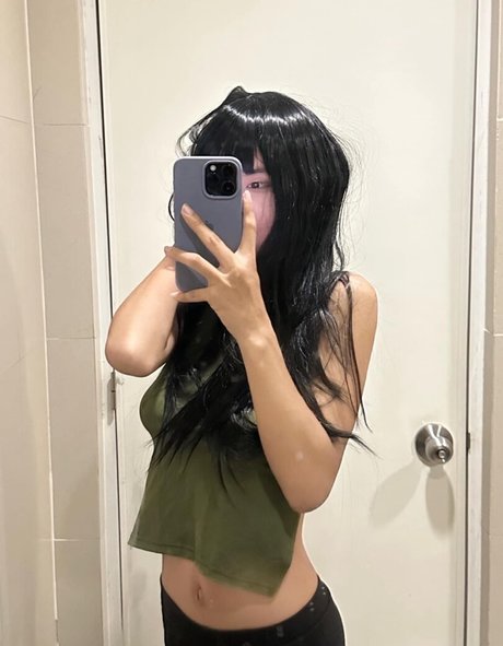 Arihienna star hot img