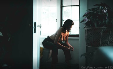 Mia Valentine star perfect archive