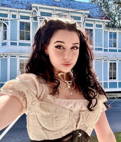 body onlyfans erotic image