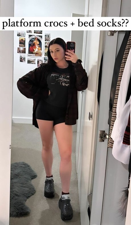 LivBev star naked gallery