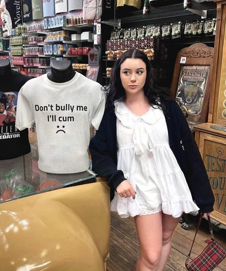 LivBev sex actress pictures