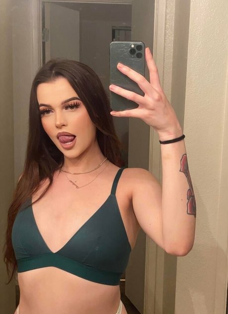 SleepyxxxSarah pornstar sex photo