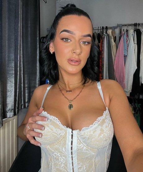 Louise Reid model free pictures