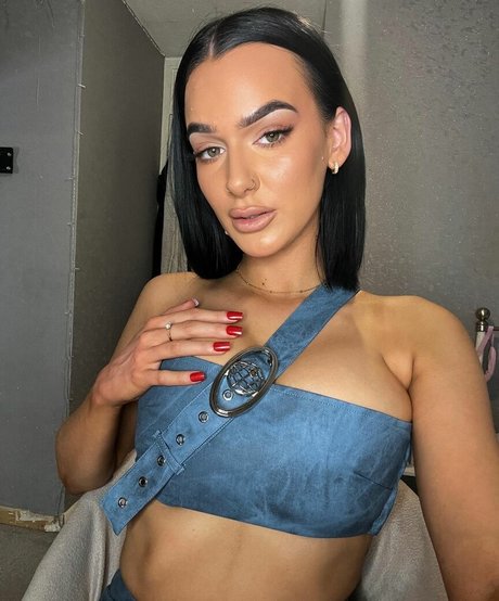 Louise Reid high quality pornstar img