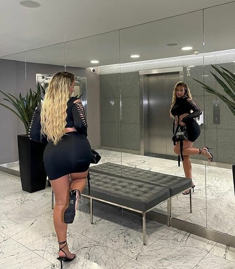 LAURA GOLD xxx model galleries