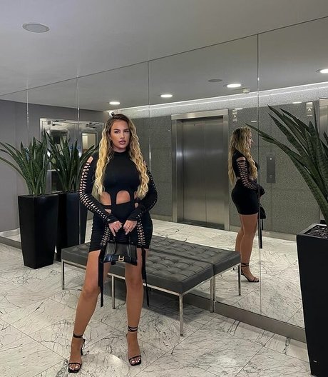 LAURA GOLD star xxx images