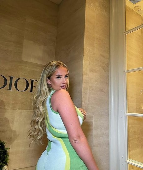 LAURA GOLD art actress images