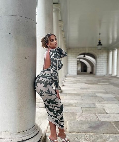 LAURA GOLD porn star img