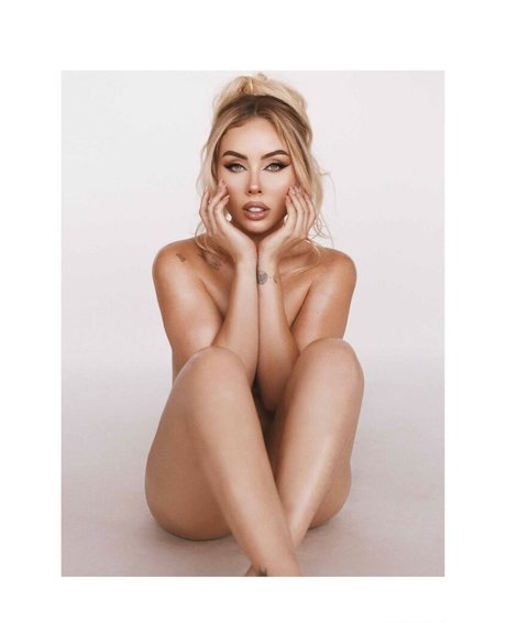 Maya Mazor perfect pornstar picture