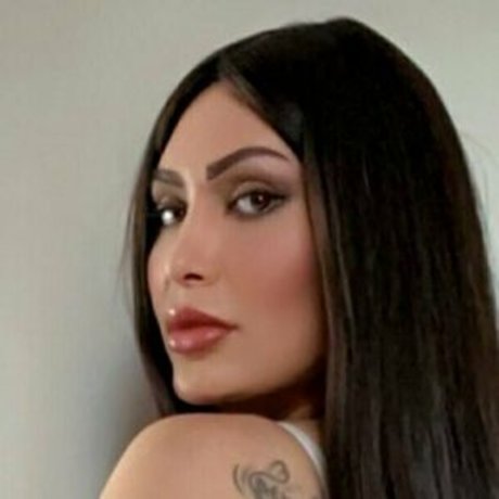 shiraz karam hot model photos