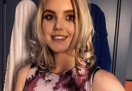 HoxieLoxie free model photos