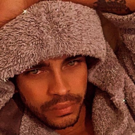 ROBE model pornographic archive