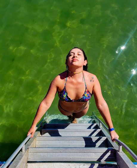 adrianaoficial erotic pornstar img