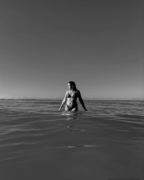 adrianaoficial free actress image