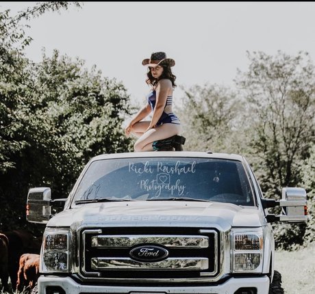 Octavia Blaze art model photo