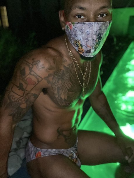 Nutmilkxxx pornographic actress image