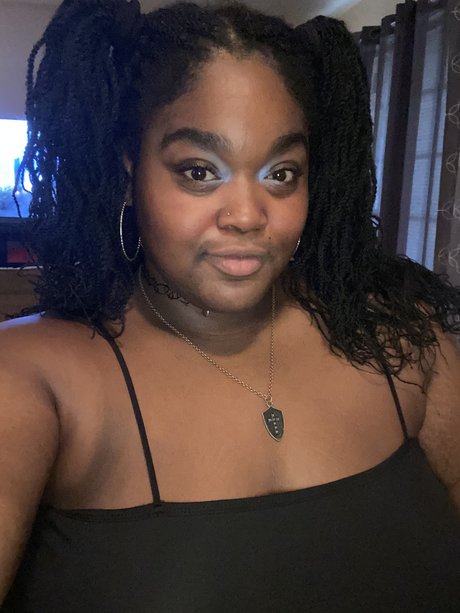 Nori adult model image