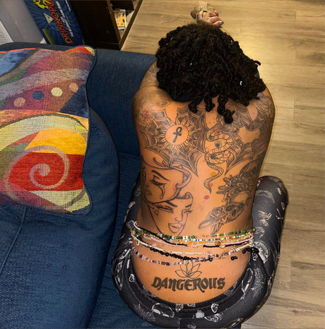 NOLA_ model nude image