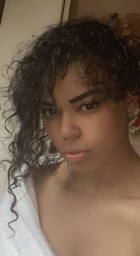 Nolani Mami hot actress pictures